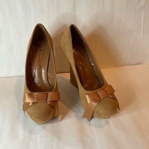 Women’s platform wedge size 6.5 carmel faux suede with satin bow